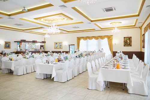 Wykonanie wnętrza budynku weselnego - Białe Ługi