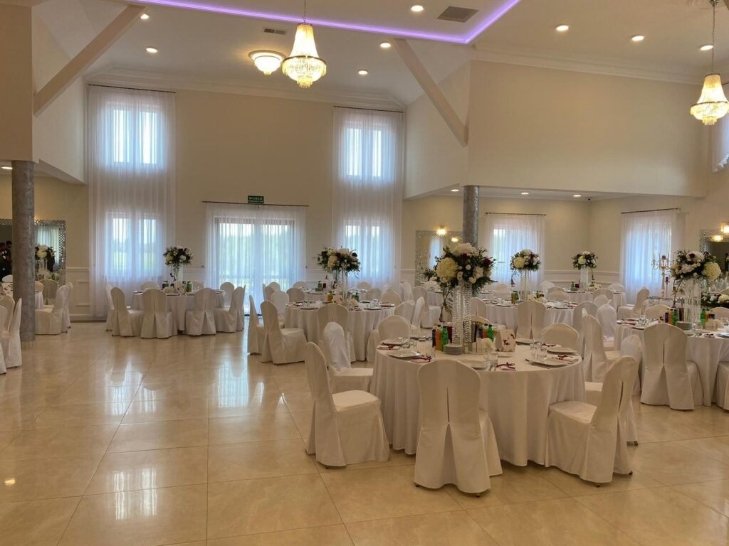 Wykonanie wnętrza budynku weselnego - Korona