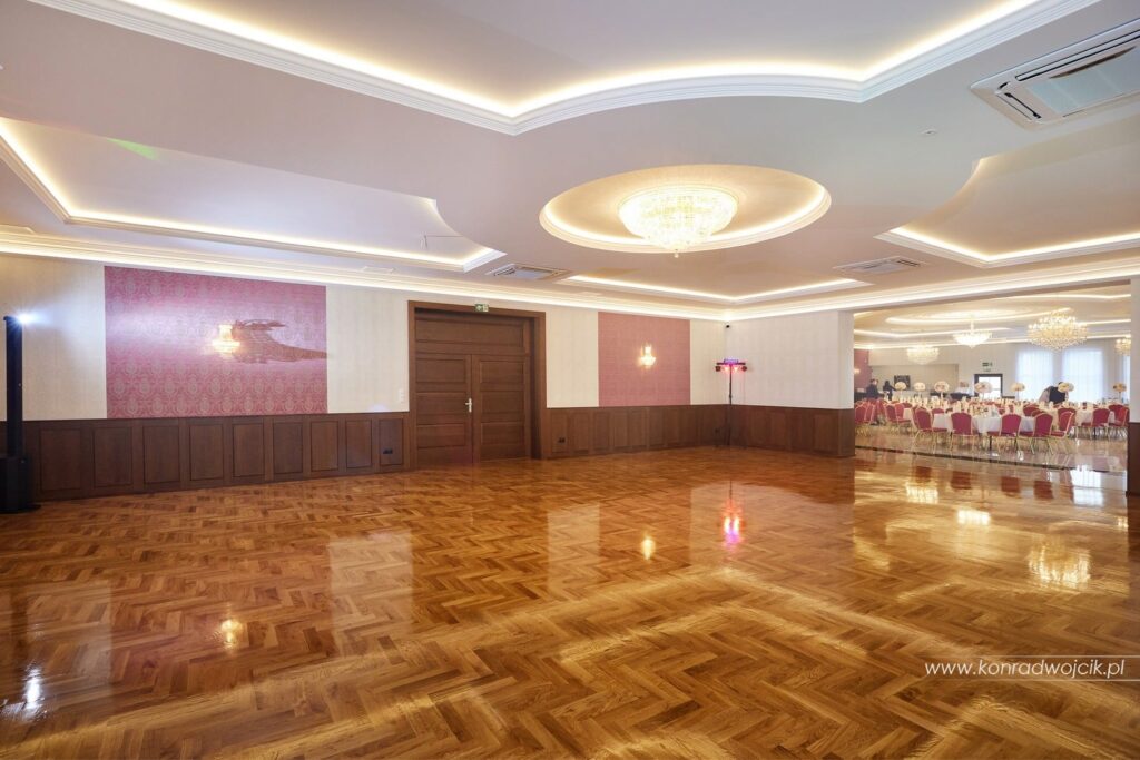 Wykonanie wnętrza budynku weselnego