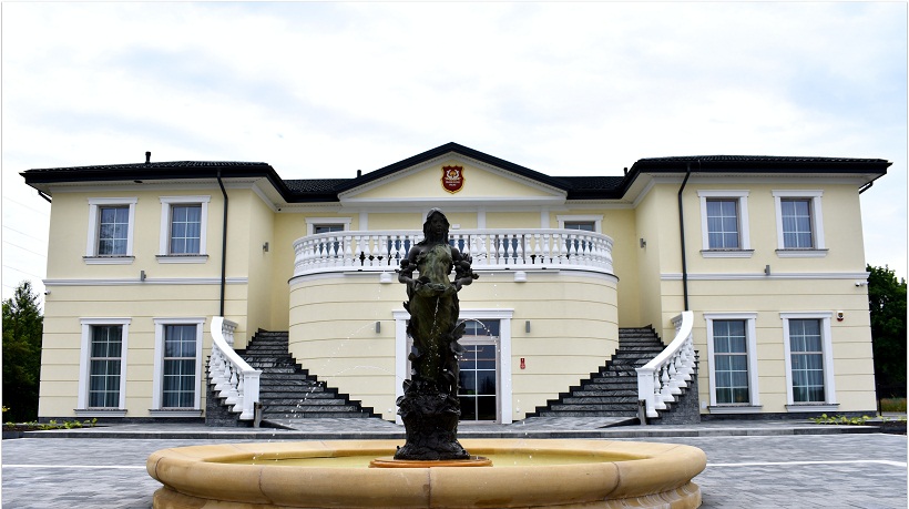 Wykonanie elewacji budynku weselnego